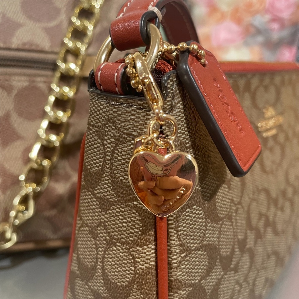 Coach Shiny Gold Heart Charm - Picture 3 of 3